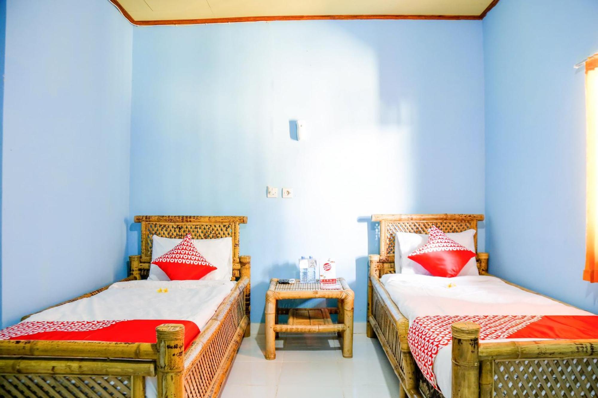 Oyo 1662 Zury Homestay Kuta  Exterior photo